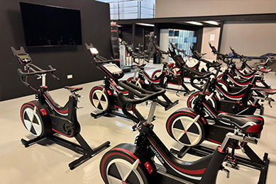 watt bike fiets voor trainen op vermogen en hartslag